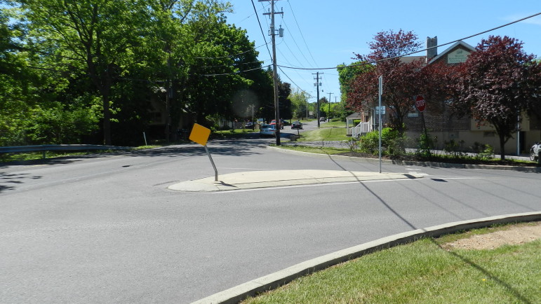 Saucon Source readers say the southernmost entrance to the Creekside Marketplace (Giant) shopping center in Lower Saucon Township is dangerous because northbound motorists on Rt. 412 frequently turn into it--even though it wasn't designed for that turning movement.