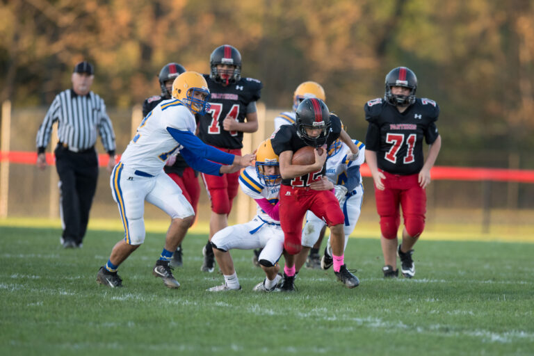 sv-middle-school-football-team-defeats-wilson-14-0