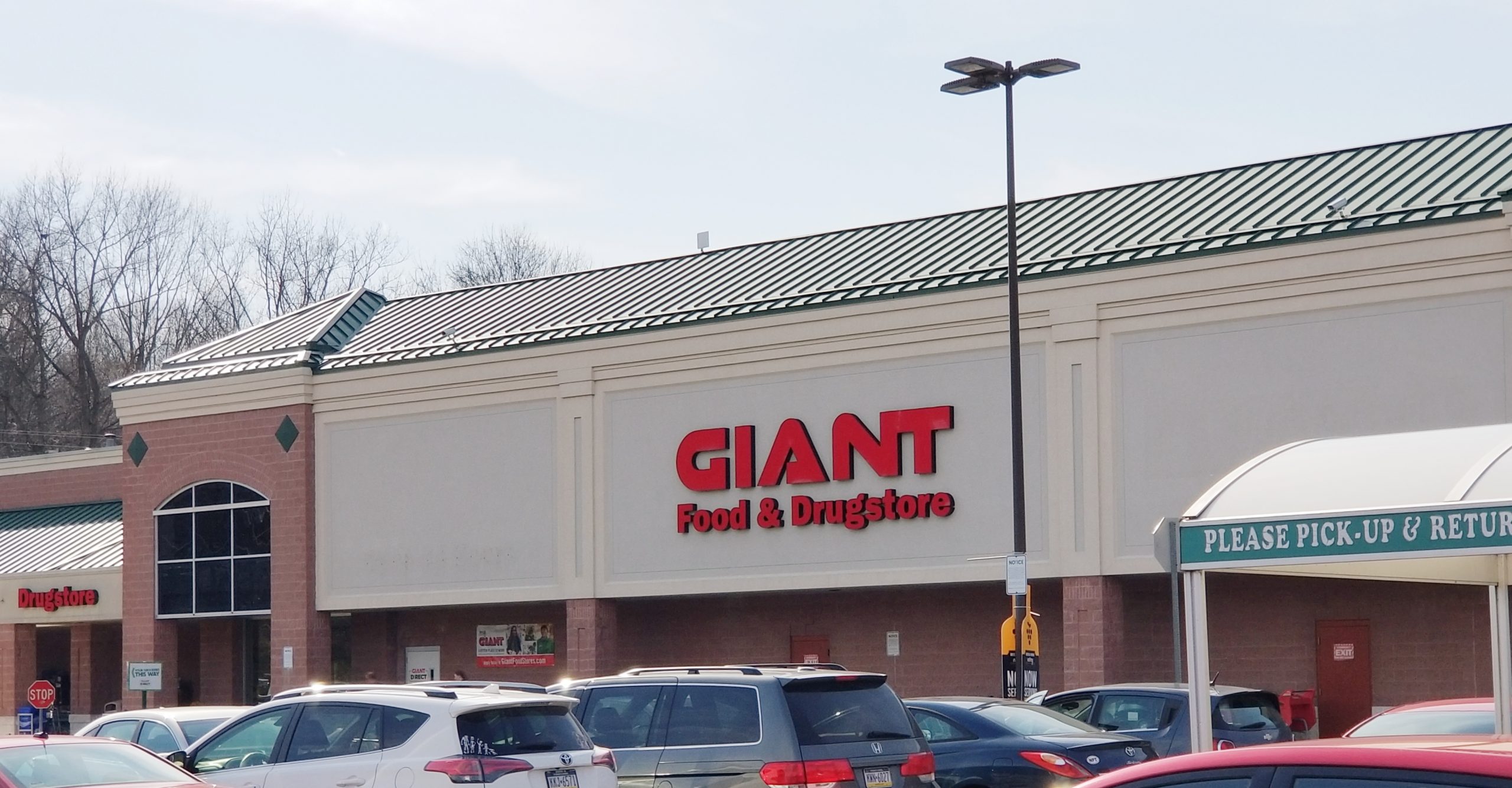 Giant Supermarket Store Pandemic