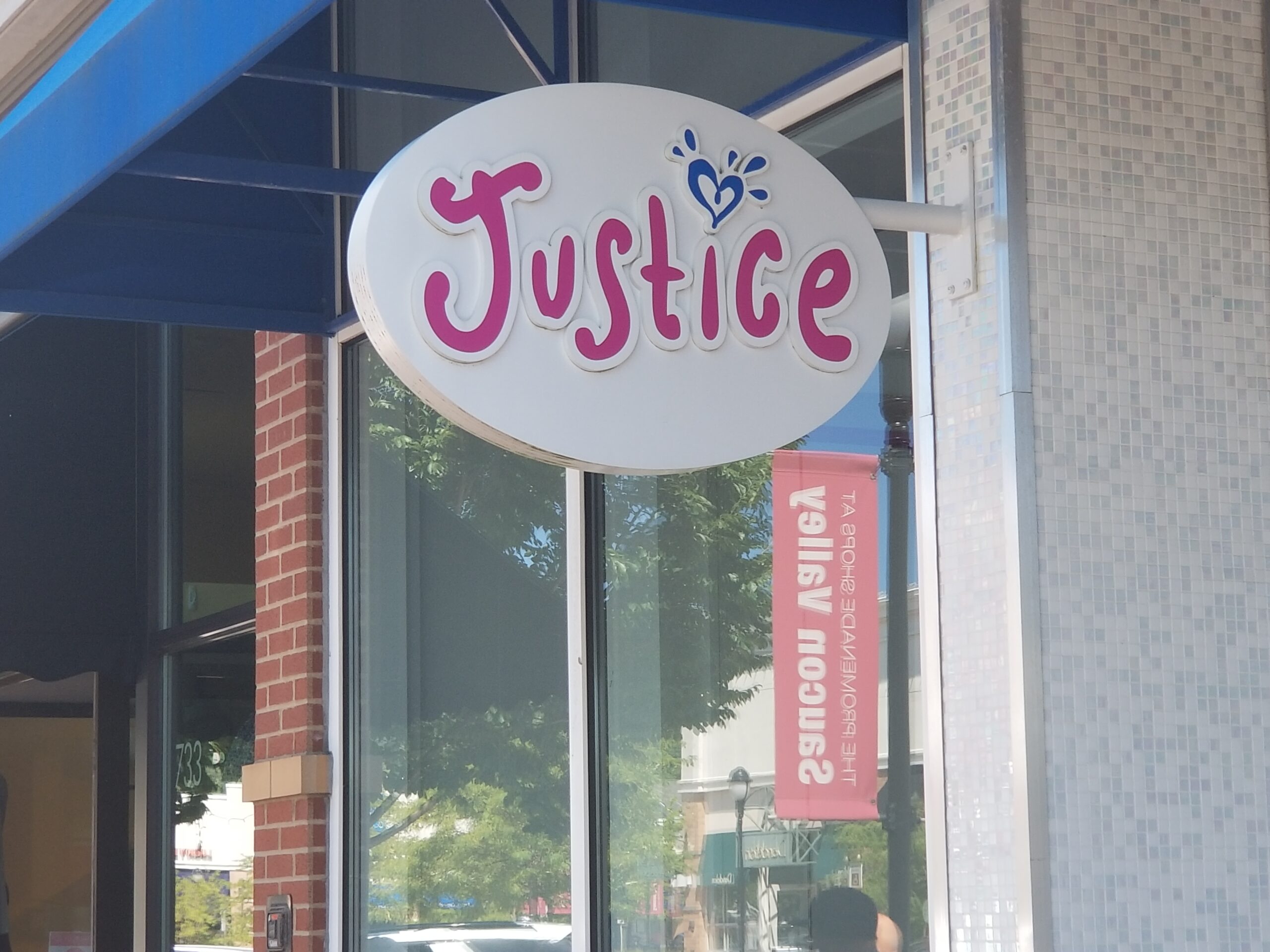 Promenade Shops Justice Closed