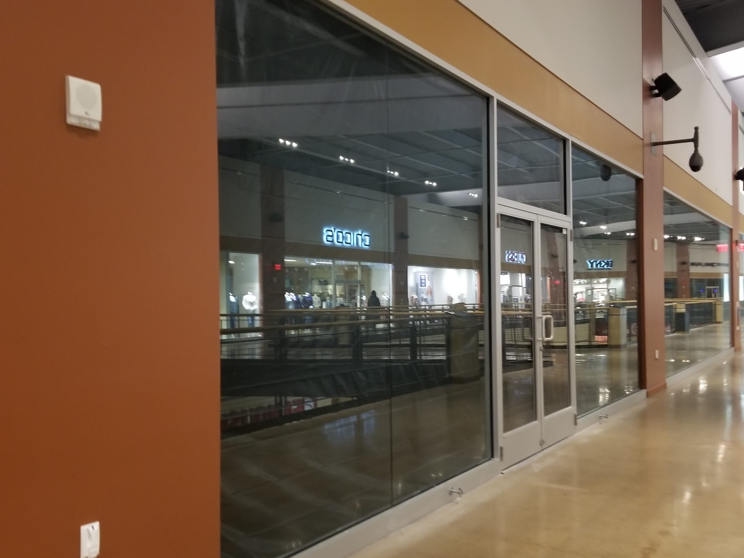 buurman Indica Isolator Under Armour Closes Store in Outlets at Wind Creek – Saucon Source