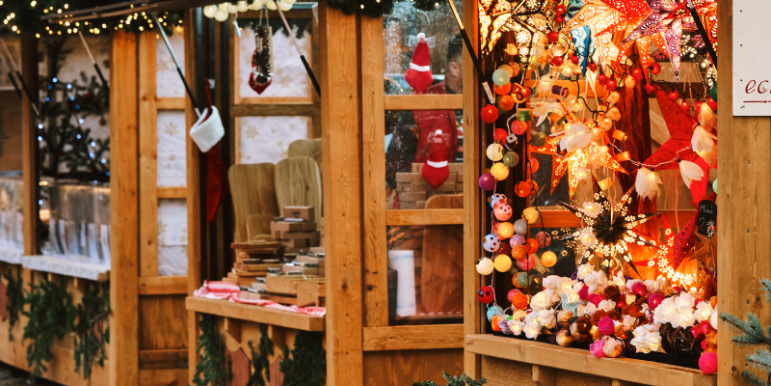 Holiday Market Promenade