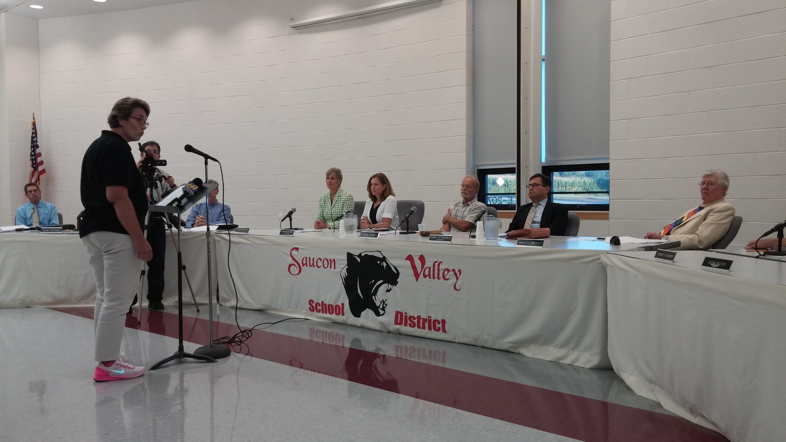 Saucon Valley Education Association president Vivian Demko addresses the Saucon Valley School Board on Tuesday, Aug. 25, 2015.