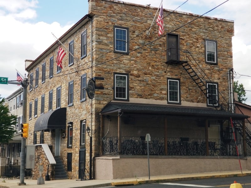 Wings on Main Sports Bar