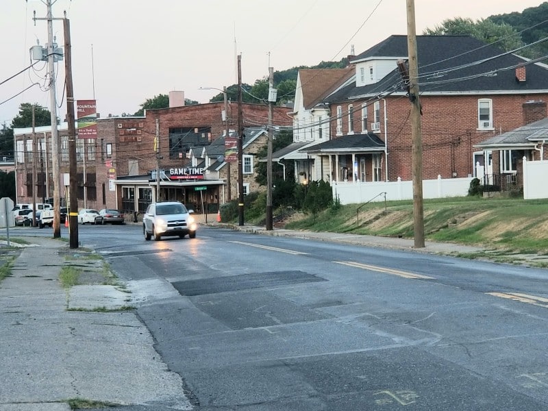 Broadway Fountain Hill