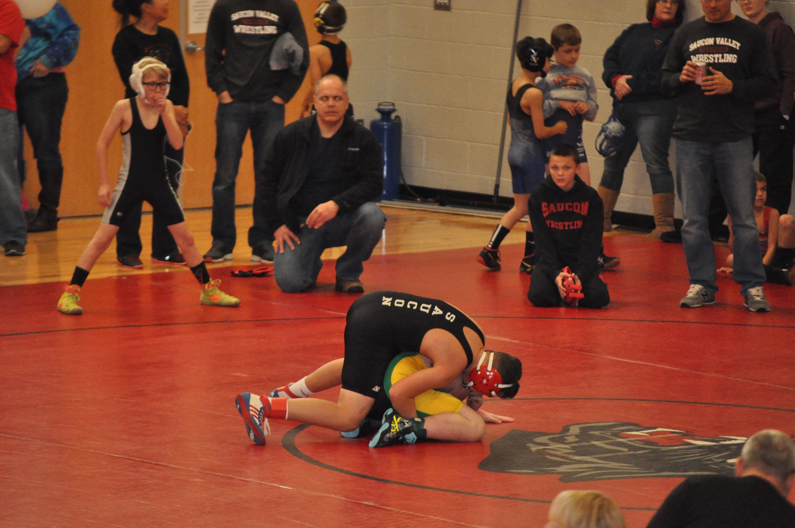 Panther 6th grader jared Blobe with a takedown.