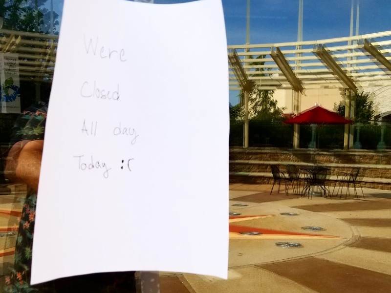 Starbucks Closed Promenade Shops