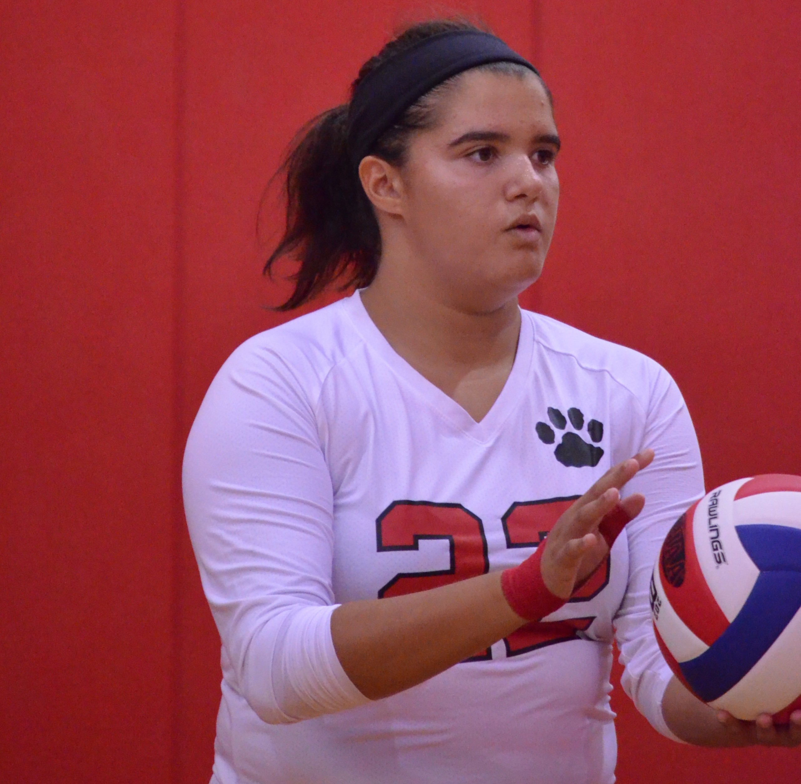 Nicole Martin prepares to serve.