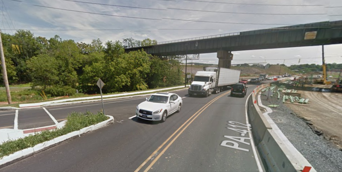 The point where Shimersville Road splits off from Rt. 412 in Bethlehem (image date: August 2015)