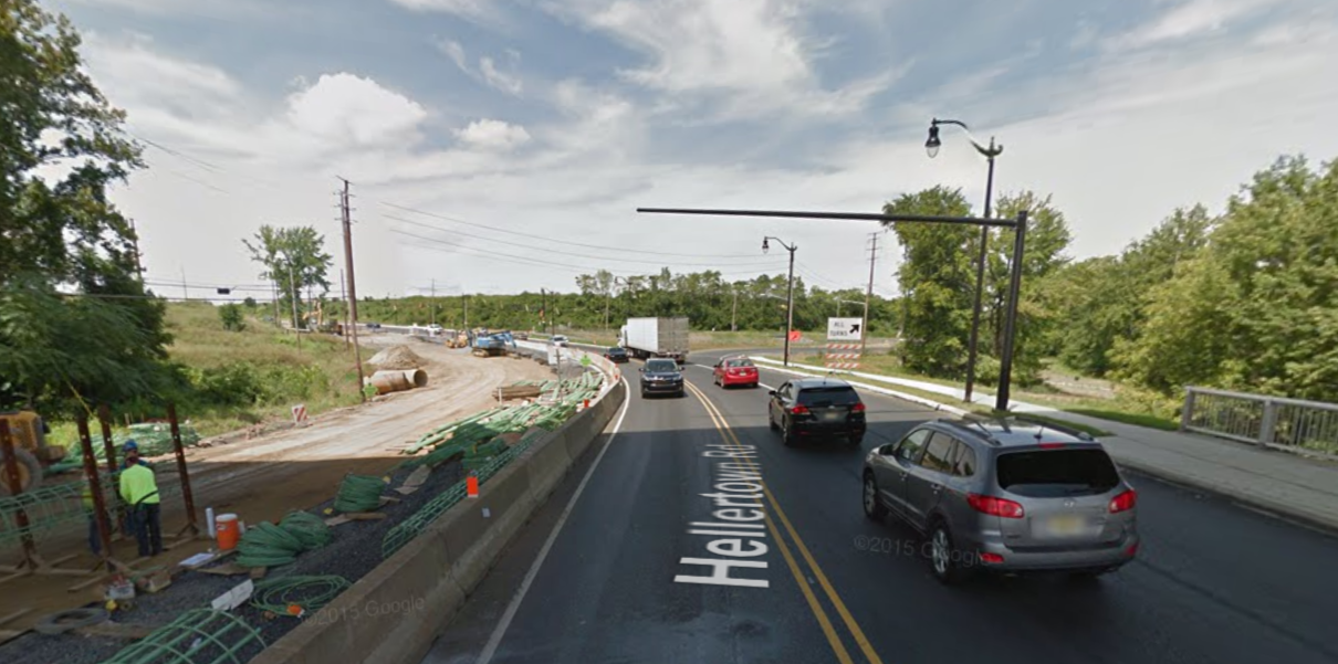 Near the exit for Shimersville Road north from Rt. 412 north in Bethlehem (image date: August 2015)