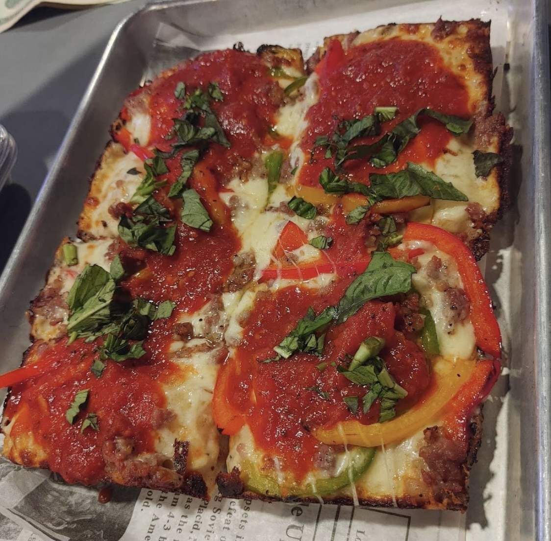 GOAT Pizza 700 Main Pie